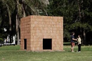 "Campo 1", de Gabriel Chaile, una fortaleza de ladrillos y hierro que se vio por primera vez en 2018 