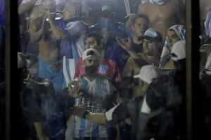 Incidentes en Brasil: los hinchas de Racing fueron agredidos por la policía