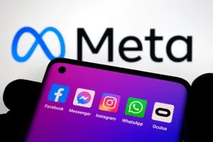 Meta advirtió que suspenderá las cuentas que utilicen versiones no oficiales de WhatsApp