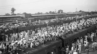 Los trenes en la segunda mitad de 1947 se abarrotaron de refugiados hindúes y musulmanes en busca de una nueva vida en el lado de la frontera que correspondía a su religión