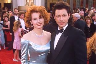 Geena Davis y Jeff Goldblum, en la alfombra roja de los Oscar, en 1989