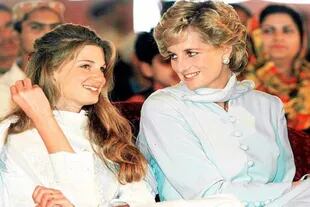 La princesa Diana junto a Jemima Khan