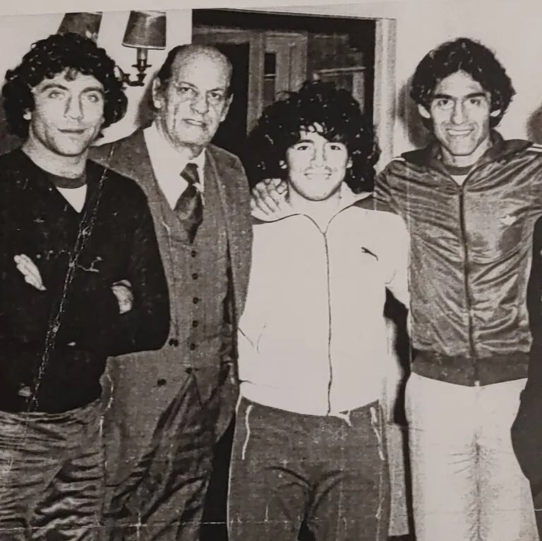 Con Miguel Brindisi y Diego Maradona, en el Boca del 81.