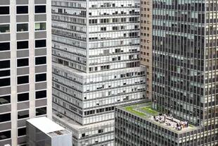 Manhattan continúa apostando por los edificios de oficinas, sumando terrazas y verde
