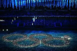 La ceremonia inaugural de otro gran evento en Sochi y en 2014: los Juegos Olímpicos de Invierno; "si considera que la situación ya no es sostenible, el COI puede llegar hasta la exclusión", opina Aubin sobre la actitud que tendrá el Comité Olímpico Internacional respecto a Rusia.