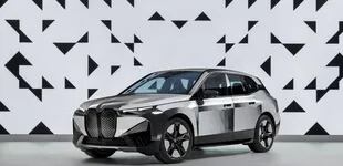 El BMW que cambia de color aún no sale a la venta