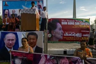 Una protesta organizada por un monje budista en apoyo al manejo de la crisis de los rohingya de Daw Aung San Suu Kyi en Rangún, Birmania, en 2017