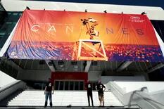 Coronavirus en Francia: el país se paraliza, pero Cannes sigue sin definición