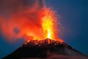 Las espectaculares imágenes del volcán que tiene en alerta a México