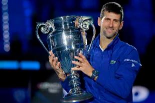 ATP Finals, en Milán: Nole inició la búsqueda de un título récord y celebró con el trofeo de N° 1