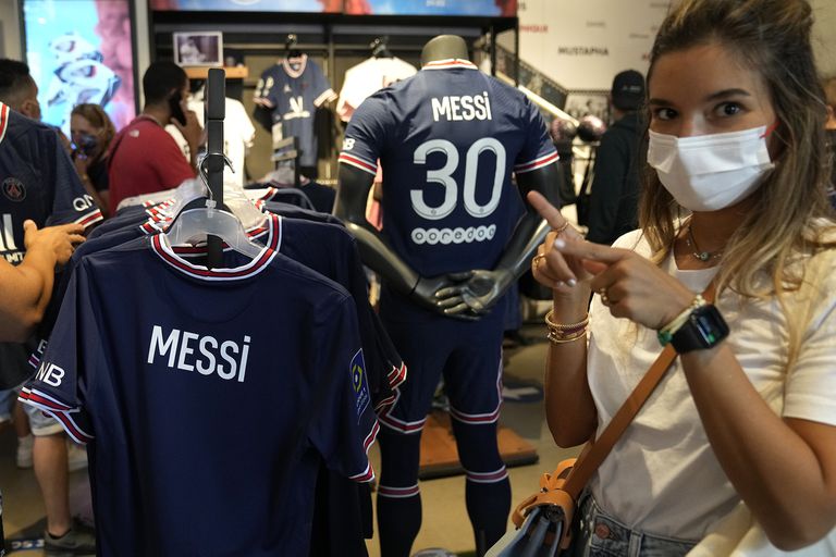 Como era de prever, las camisetas de Messi en PSG son furor en ventas.