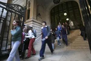 La amenaza de un gremio complica la vuelta a clases en el Nacional Buenos Aires