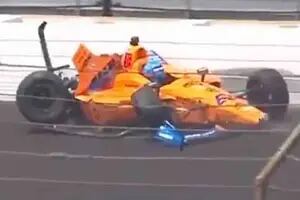 El accidente de Alonso en los ensayos para las 500 Millas de Indianápolis