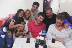 Carlín Calvo festejó sus 67 años junto a Carina Gallucci y sus hijos