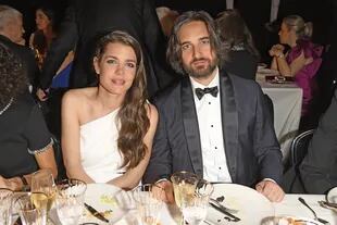 Escoltada por su prometido, Dimitri Rassam, la hija de la princesa de Mónaco asistó a la cena de gala organizada la Place de la Castre.