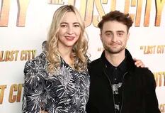 Daniel Radcliffe causó furor al mostrarse con su novia, con quien sale hace 10 años