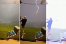 El impactante momento en que una pelota de golf es alcanzada por un rayo