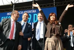 Cristina, eufórica con Manzur, Scioli y Alperovich