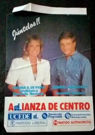 Alberto Albamonte en un afiche de la Ucedé junto a  Adelina Dalesio de Viola