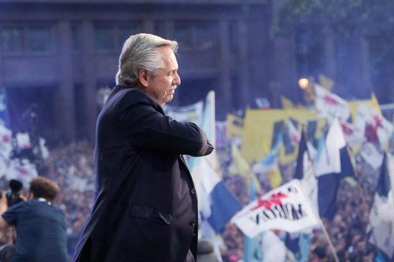 El presidente Alberto Fernández en el acto del Día de la Democracia