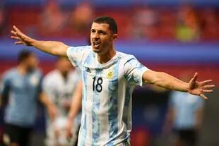 El festejo de su gol ante Uruguay en la Copa América; mañana lo volverá a enfrentar por las eliminatorias