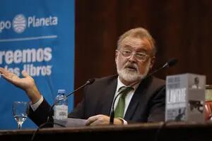 Rafael Bielsa, firme candidato de Fernández para conducir la UIF