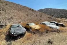 El misterio detrás del “cementerio” de autos Porsche en pleno desierto en California