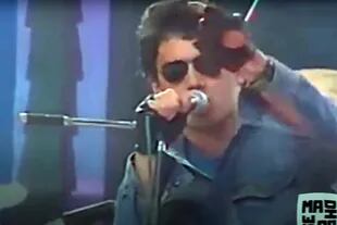 En los 90, Ciro Pertusi era la voz de Attaque 77: "Vamos a ir a Cemento y no vamos a tocar la canción", advertía el artista en un programa de televisión