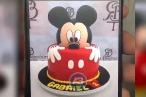 Encargó una torta inspirada en Mickey Mouse, pero lo que le envió la panadería lo dejó sin palabras