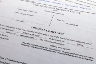La denuncia penal contra Jack Teixeira el viernes 14 de abril de 2023, en Massachusetts. Texeira está acusado de filtrar documentos del gobierno altamente confidenciales