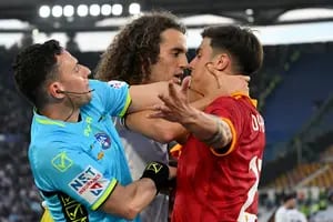 La pelea de Dybala con un jugador francés en pleno clásico y el "recordatorio" de la final de Qatar que irritó al rival