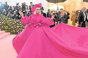 Extravagancia y glamour en la pasarela rosa de la Gala del Met