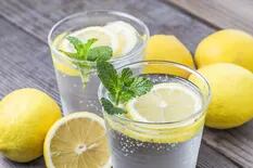 Mitos y verdades de tomar agua con limón en ayunas y qué pasa si le ponés azúcar