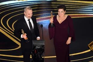 John Warhurst and Nina Hartstone aceptan el Oscar por Bohemian Rhapsody
