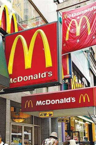 Empresas como McDonald’s no elevan el gasto, pero si los dividendos.