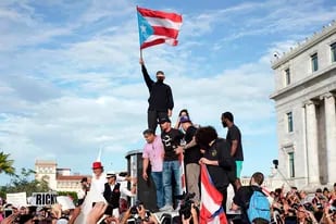 Bad Bunny, Ricky Martin y Residente protestan contra el Gobierno de Puerto Rico