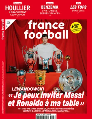 La tapa que protagonizó el polaco Robert Lewandowski con su referencia a Messi y Cristiano. Crédito: France Football