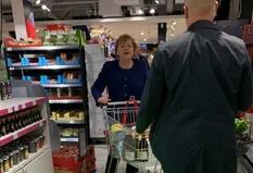 Le robaron a Merkel mientras hacía las compras en un supermercado de Berlín