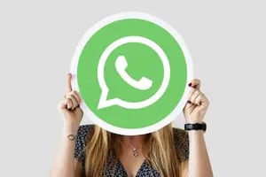 WhatsApp permite crear stickers en iPhone sin salir de la app