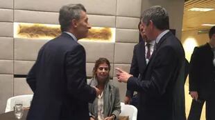Mauricio Macri, Marcos Peña y Juliana Awada, en el Foro Ecómico de Davos