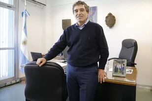 Fernán Quirós, ministro de Salud de la ciudad de Buenos Aires, en su oficina