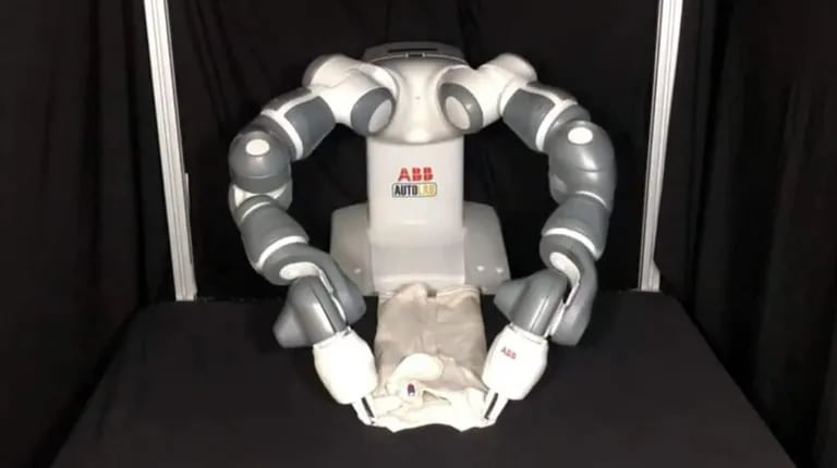 bancarrota para castigar silencio Este robot es capaz de doblar 40 prendas de ropa por hora - LA NACION