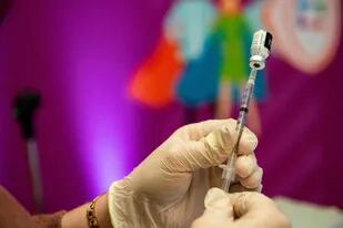 EE.UU. dio el último paso para desplegar la vacunación contra el Covid en chicos desde los 6 meses