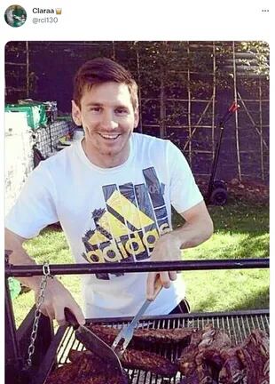 Orgullo argentino: Messi verificando el punto de la carne del asado