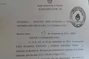 Inés Estévez celebró la sentencia de divorcio con una foto en Facebook de la causa judicial