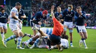 EDINBURGH, SCOTLAND - NOVEMBER 19: Scotland's Sione Tuipulotu scores a try during an Autumn Nations Series match between Scotland and Argentina at BT Murrayfield, on November 19, 2022, in Edinburgh, Scotland. (Photo by Ross Parker/SNS Group via Getty Images)