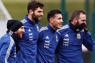 Messi, Fazio, Paredes, Higuaín; de los cuatro, la Pulga es la única duda para el partido de hoy