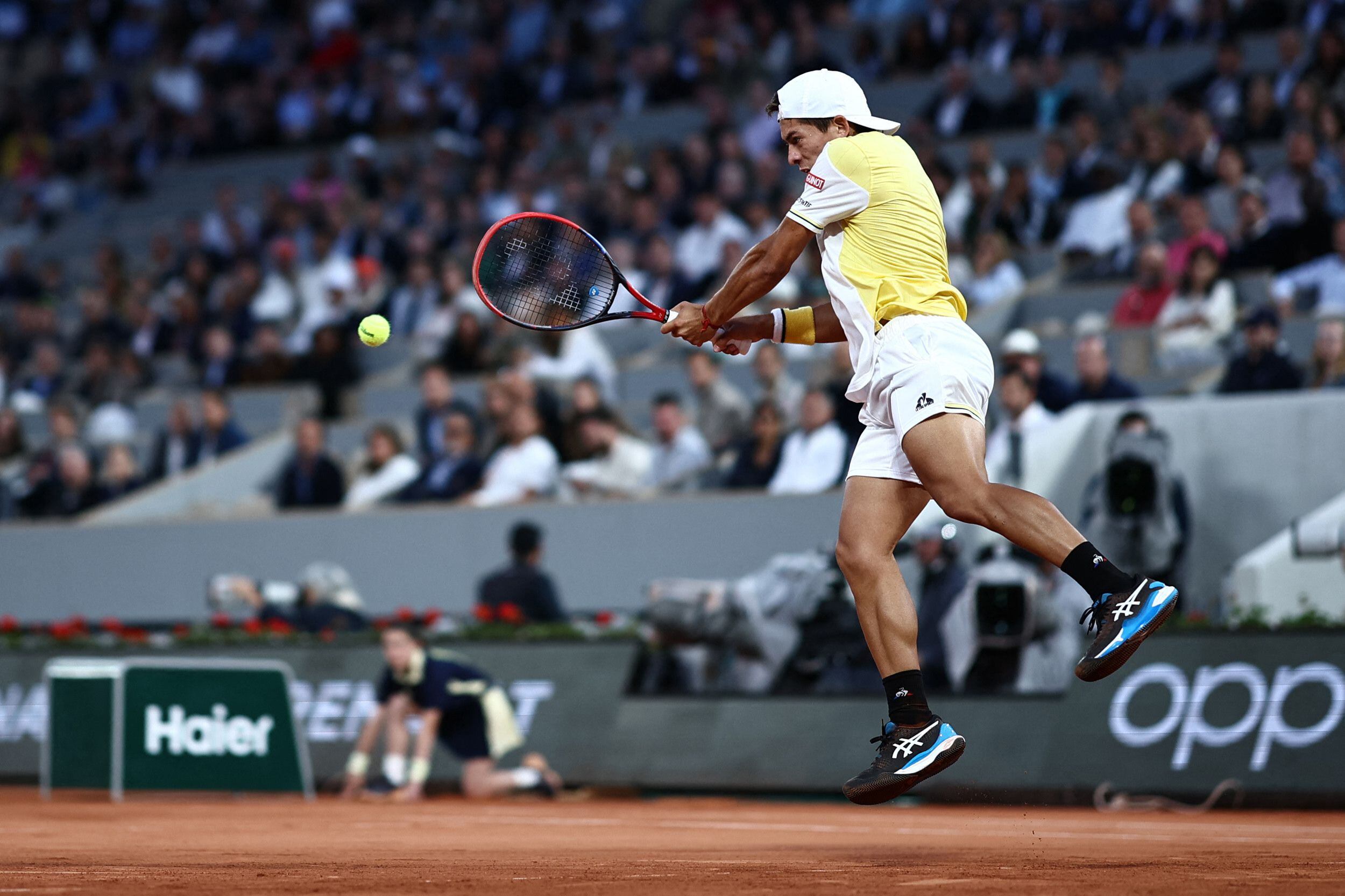 Sebastián Báez no pudo aprovechar una oportunidad única en el court central de Roland Garros