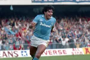 El sentido homenaje de los hinchas del Napoli a Maradona en el día en que cumpliría 63 años