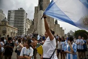El Monumento a la Bandera, en Rosario funcionó como punto de encuentro para los hinchas de la selección 